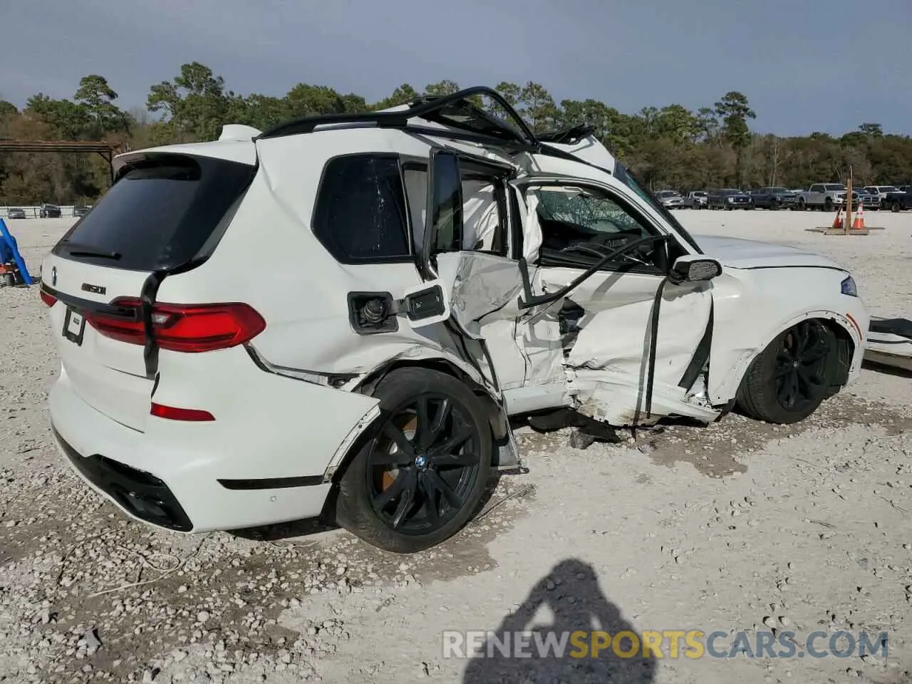 3 Фотография поврежденного автомобиля 5UXCW2C00M9G95361 BMW X7 2021