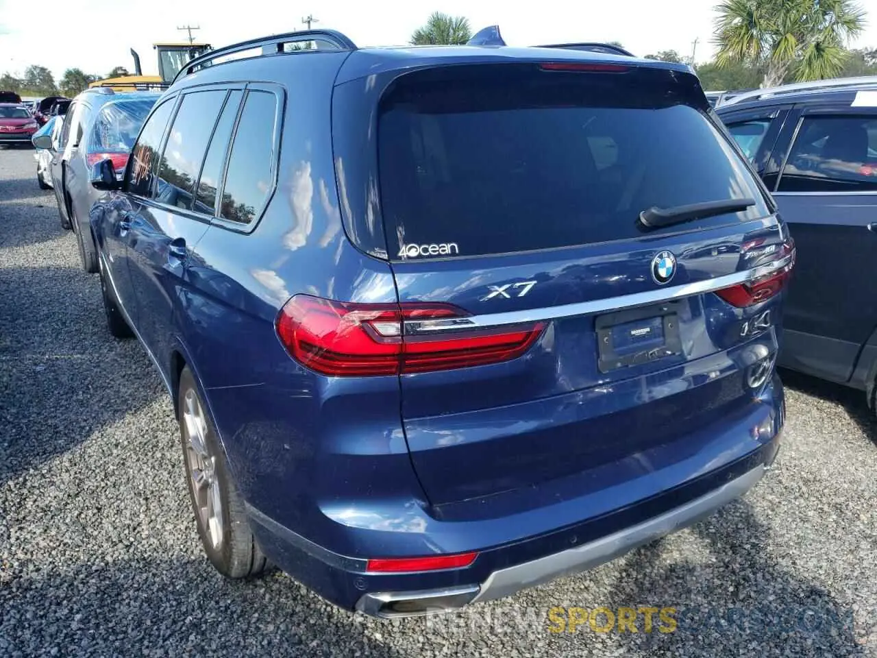 3 Photograph of a damaged car 5UXCW2C01M9D99457 BMW X7 2021