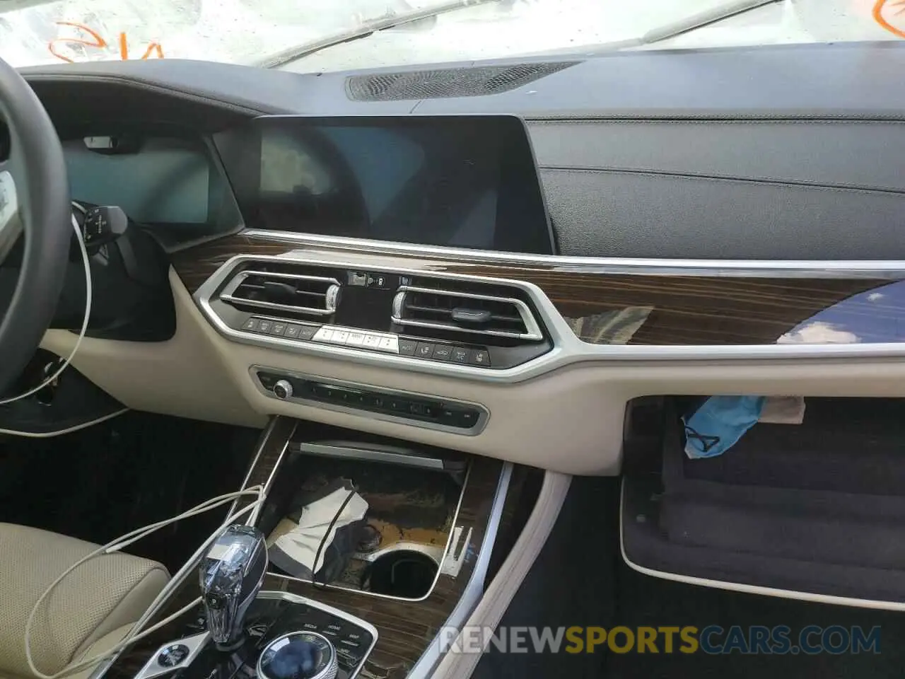 9 Photograph of a damaged car 5UXCW2C01M9D99457 BMW X7 2021