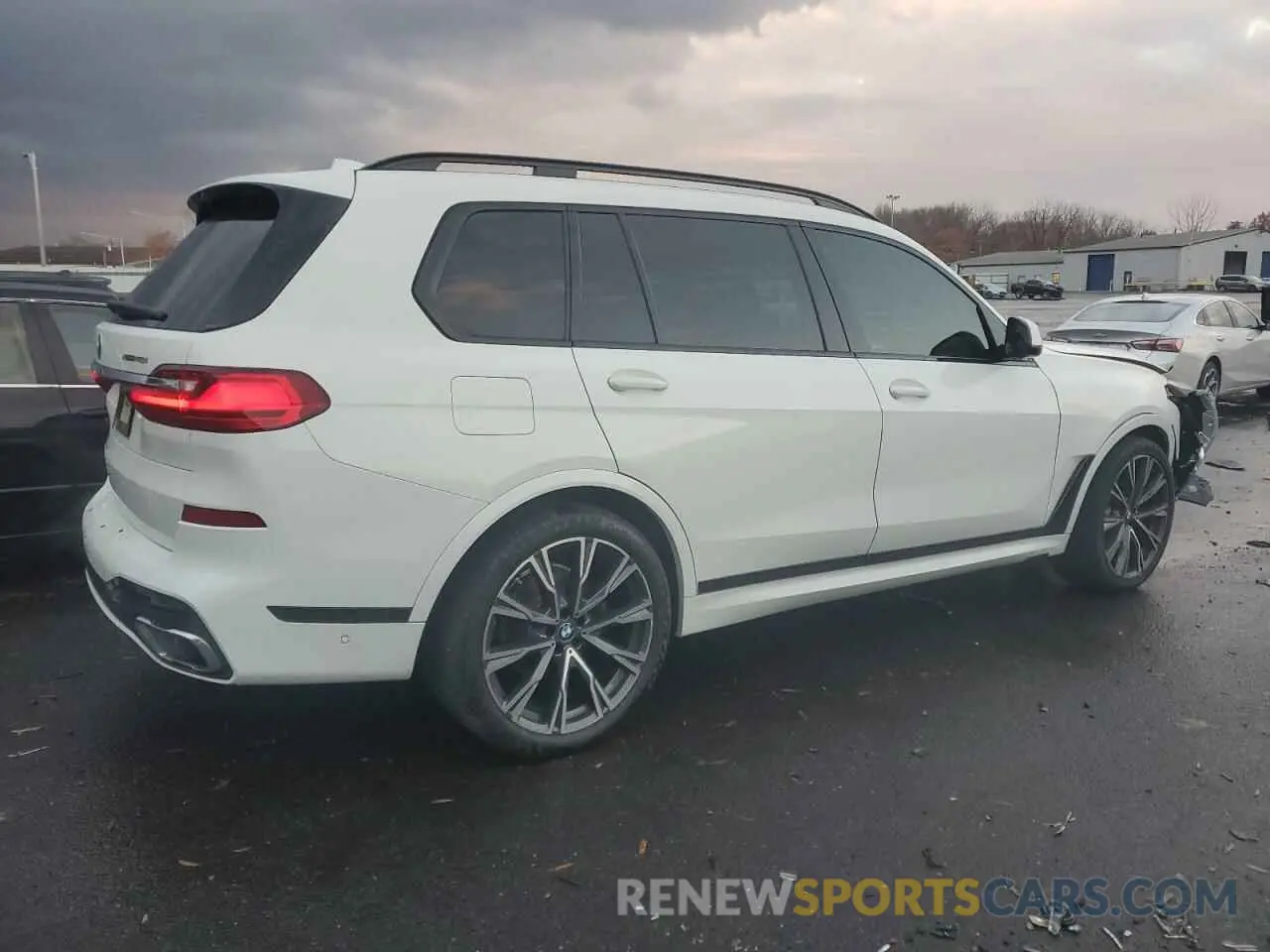 3 Фотография поврежденного автомобиля 5UXCW2C01M9E24602 BMW X7 2021