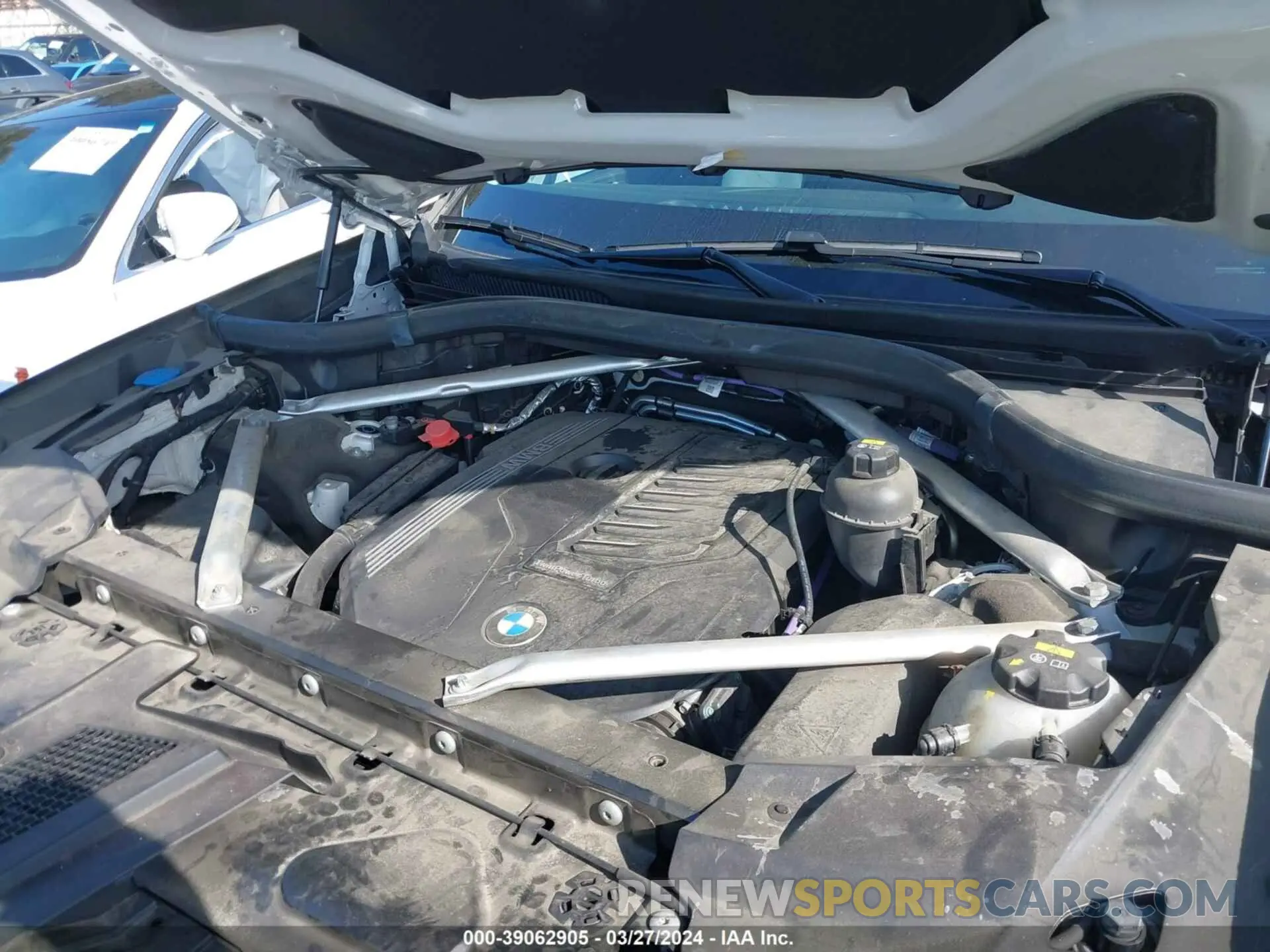 10 Фотография поврежденного автомобиля 5UXCW2C03M9G44940 BMW X7 2021