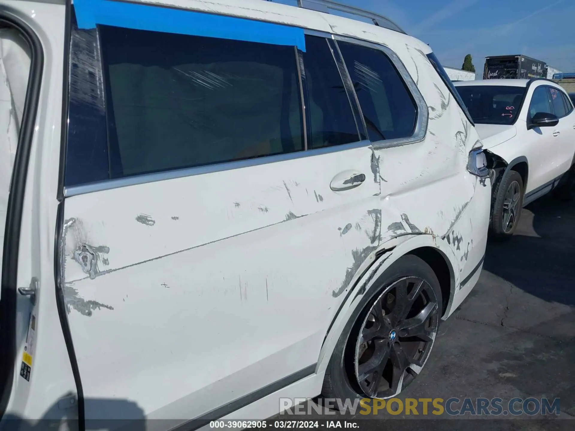 12 Фотография поврежденного автомобиля 5UXCW2C03M9G44940 BMW X7 2021
