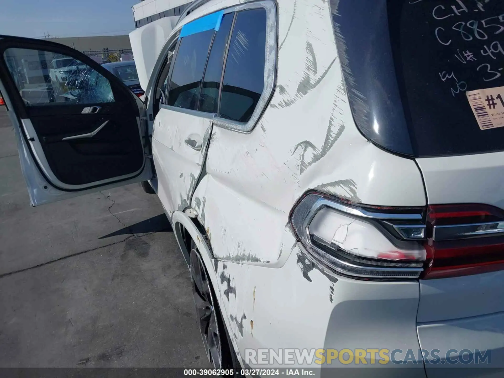 14 Фотография поврежденного автомобиля 5UXCW2C03M9G44940 BMW X7 2021