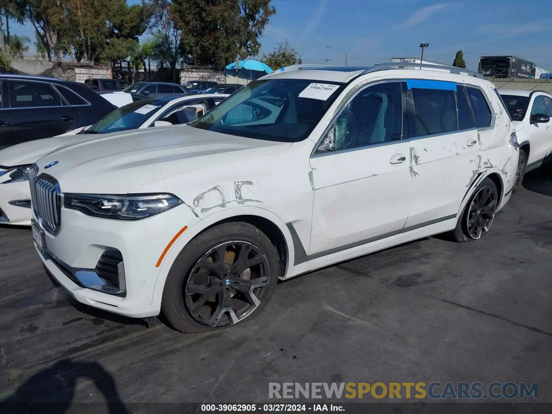 2 Фотография поврежденного автомобиля 5UXCW2C03M9G44940 BMW X7 2021