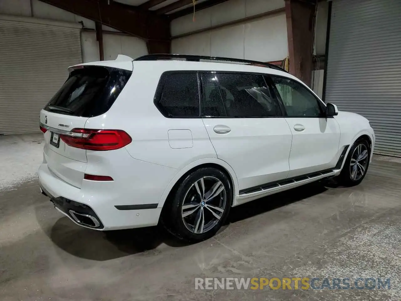 3 Photograph of a damaged car 5UXCW2C04M9E58985 BMW X7 2021