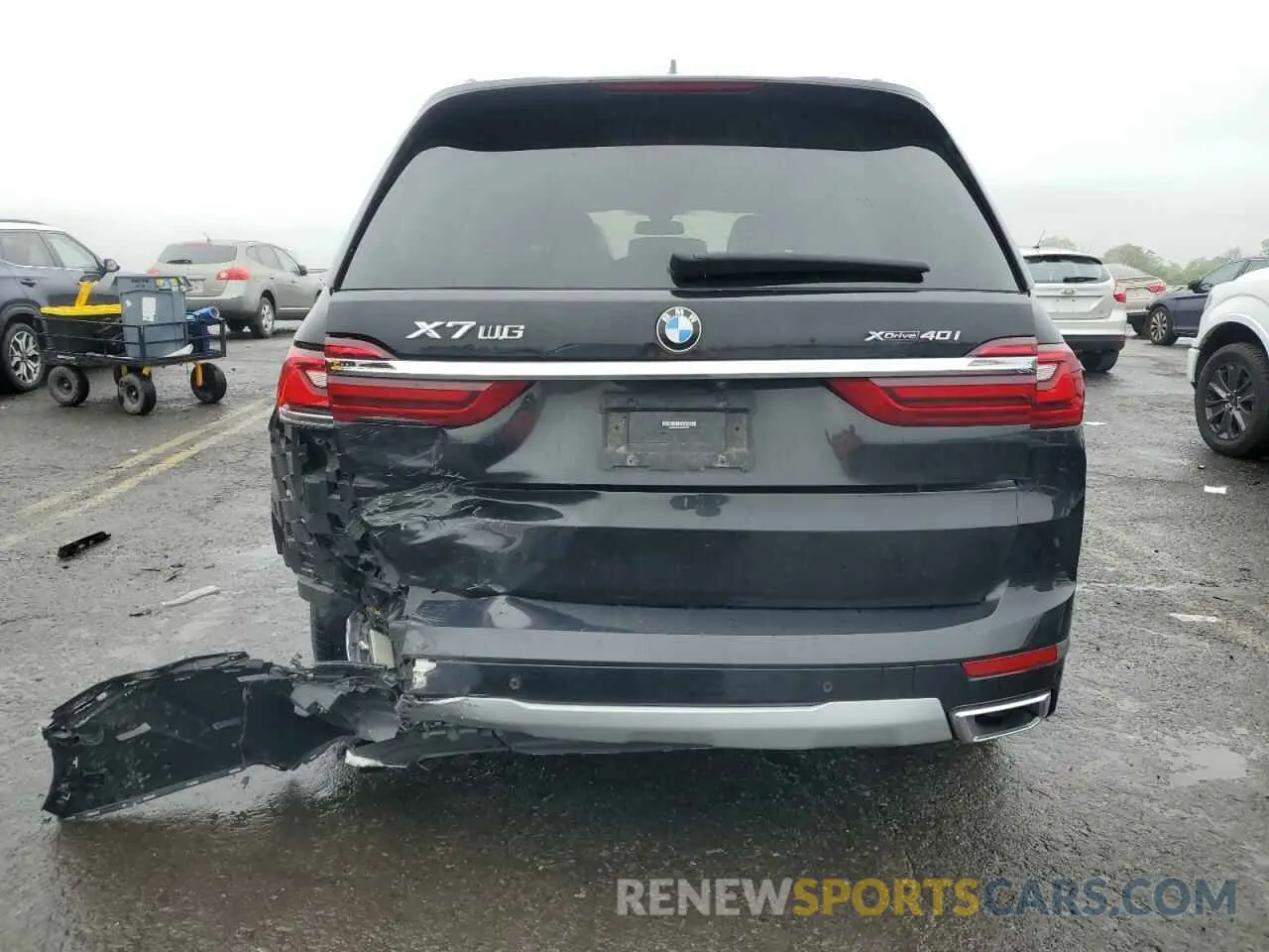 6 Photograph of a damaged car 5UXCW2C05M9G92861 BMW X7 2021
