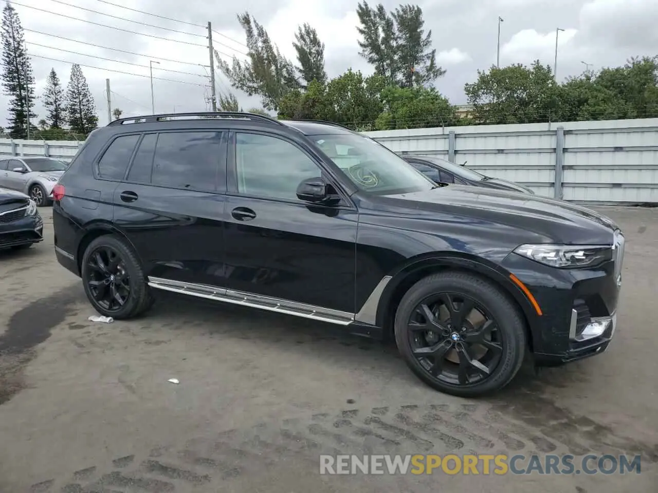 4 Фотография поврежденного автомобиля 5UXCW2C06M9E44604 BMW X7 2021