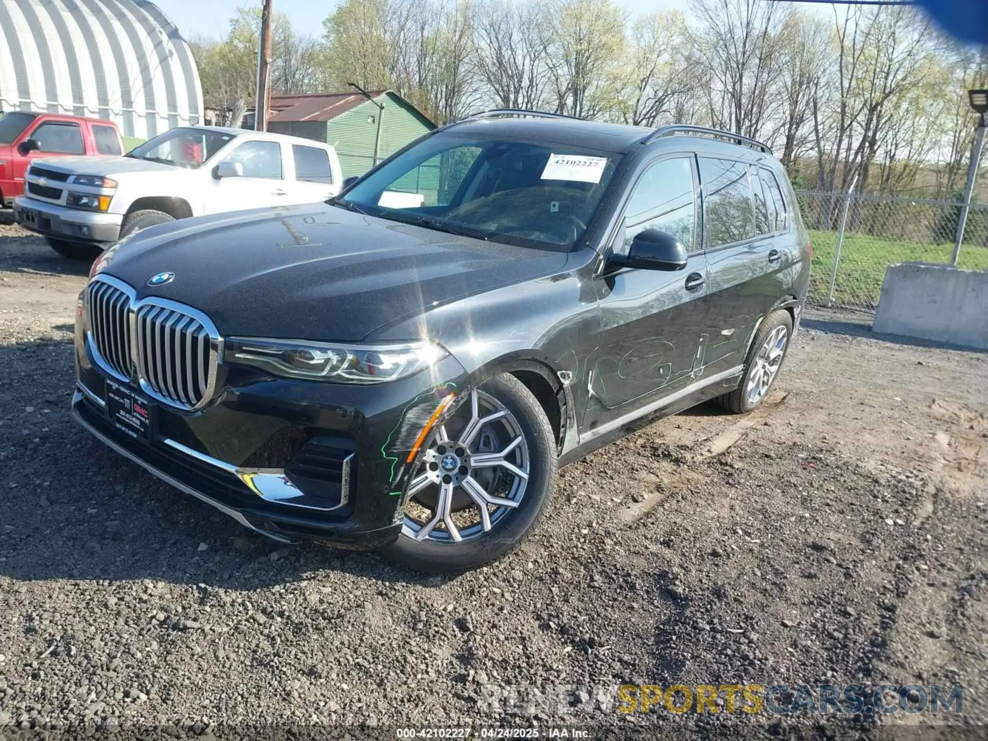 2 Photograph of a damaged car 5UXCW2C06M9F51894 BMW X7 2021