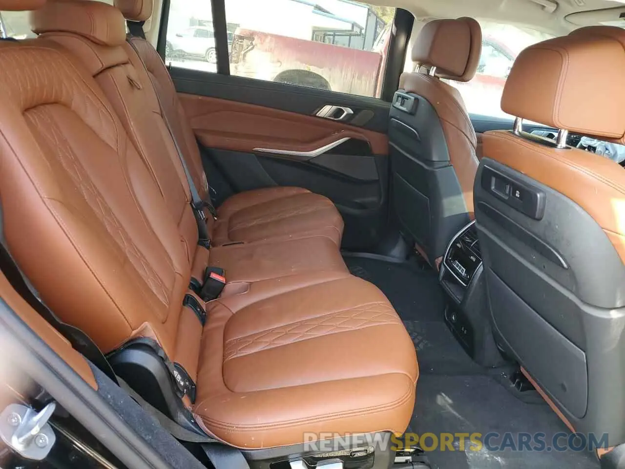 11 Photograph of a damaged car 5UXCW2C06M9G15321 BMW X7 2021