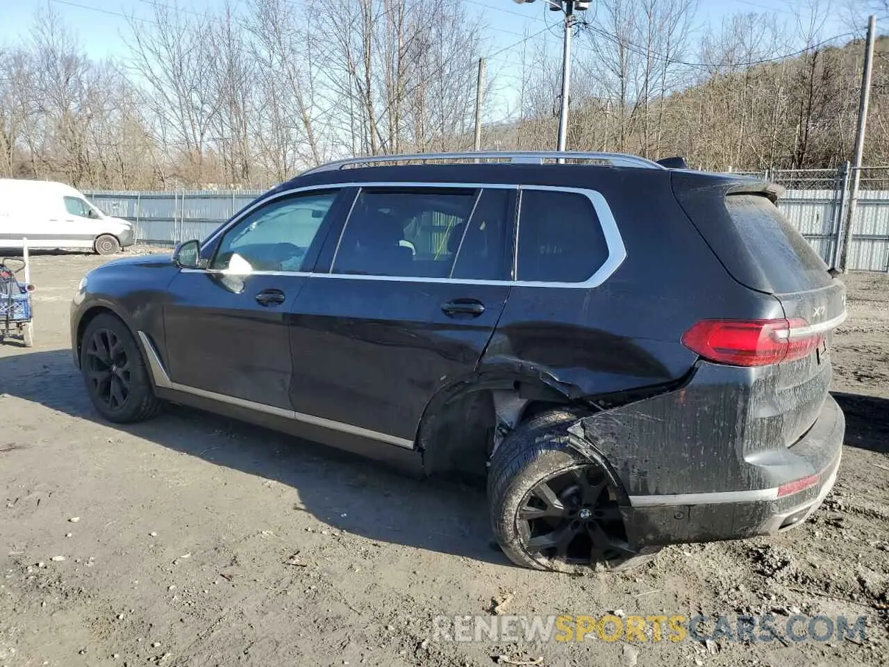 2 Photograph of a damaged car 5UXCW2C06M9G15321 BMW X7 2021