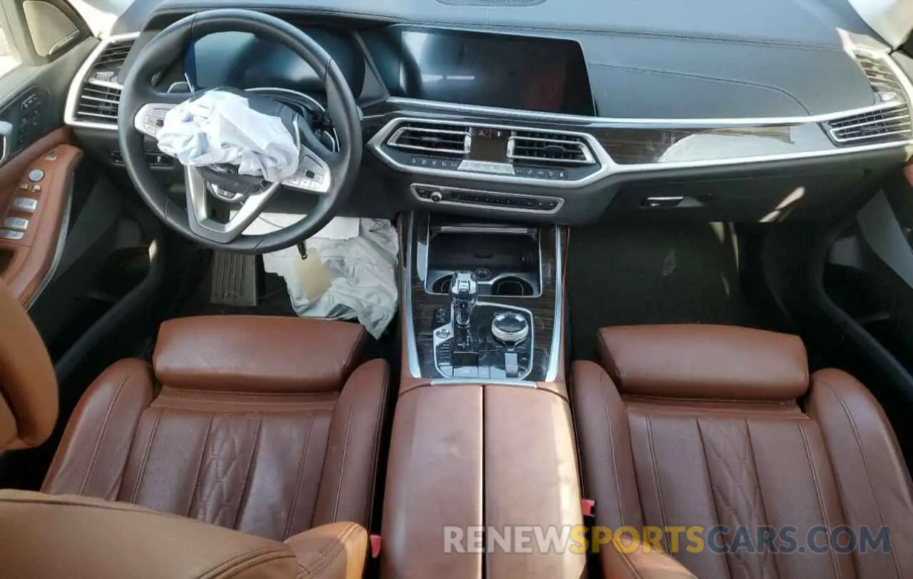 8 Photograph of a damaged car 5UXCW2C06M9G15321 BMW X7 2021