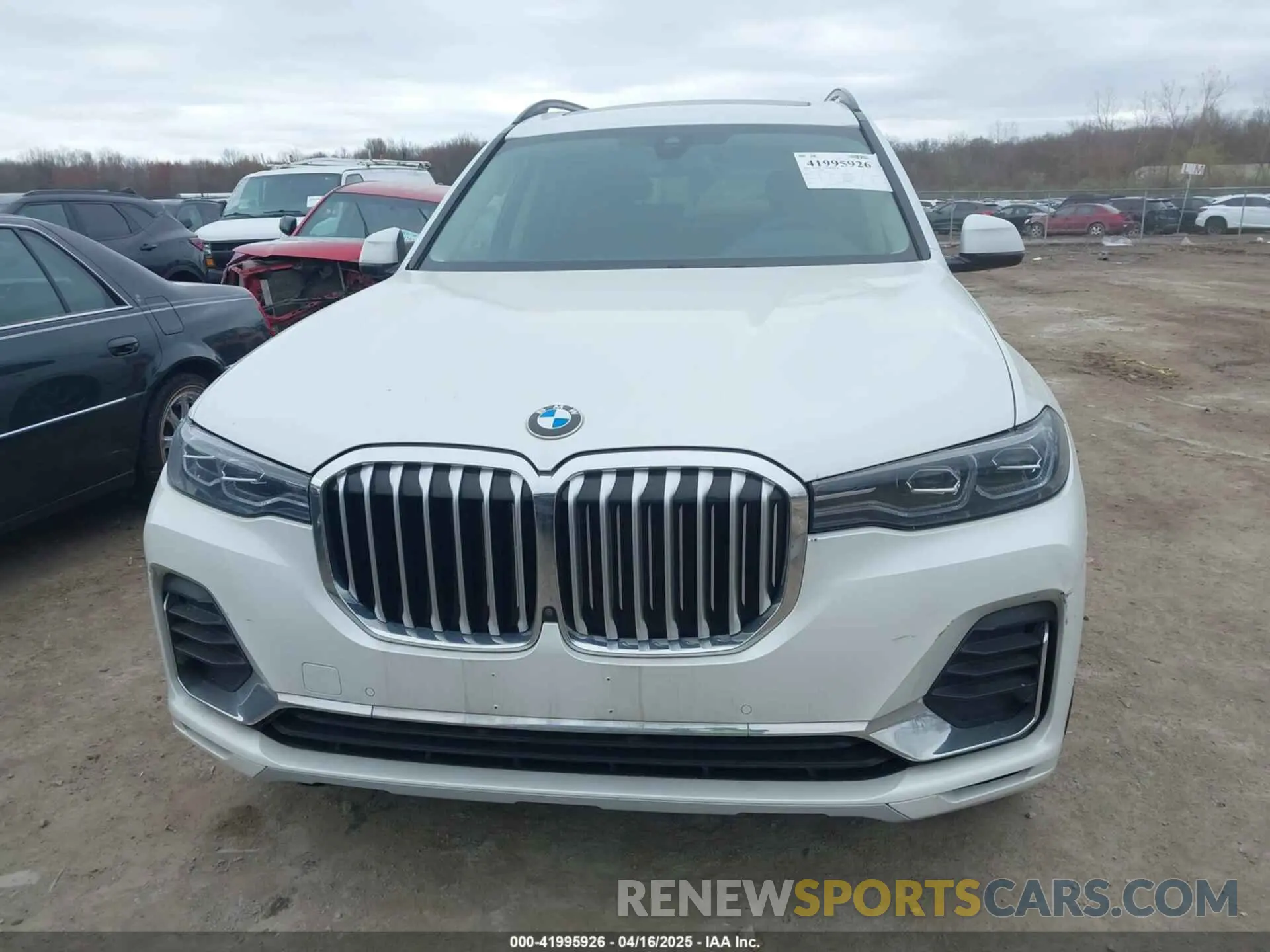 12 Photograph of a damaged car 5UXCW2C06M9G59965 BMW X7 2021