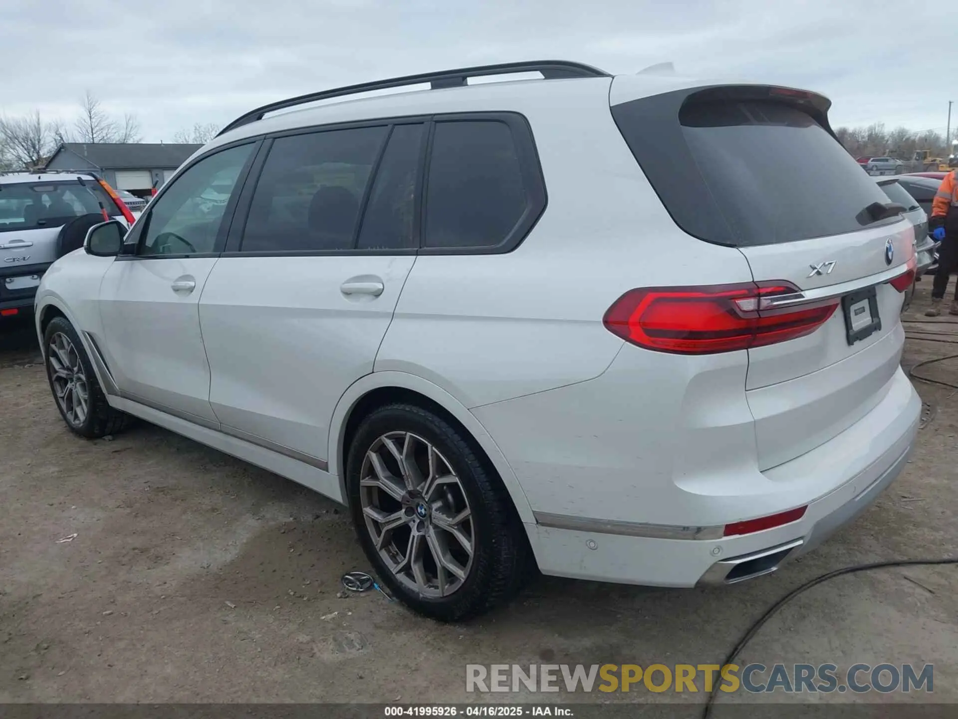 14 Photograph of a damaged car 5UXCW2C06M9G59965 BMW X7 2021