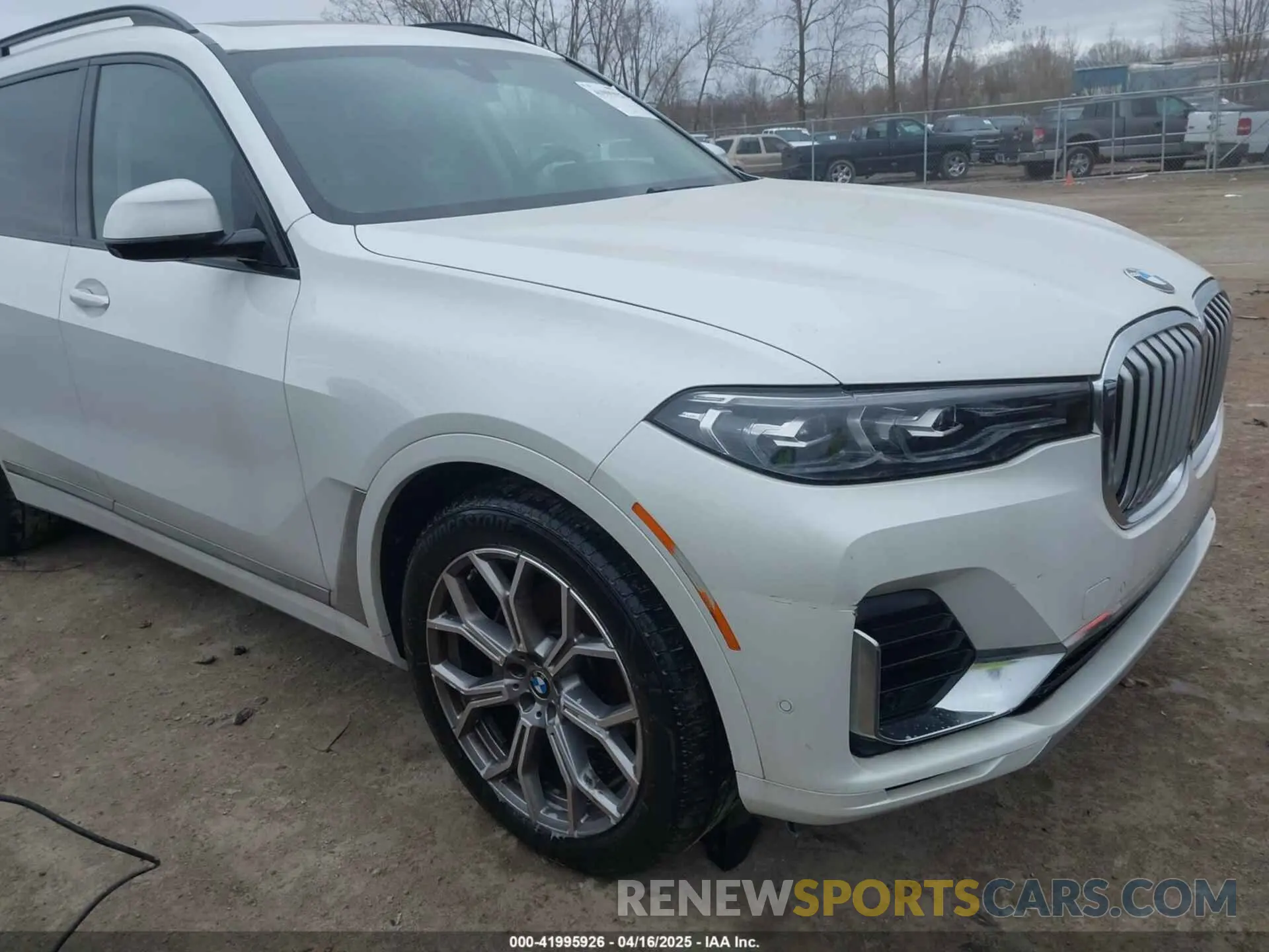 6 Photograph of a damaged car 5UXCW2C06M9G59965 BMW X7 2021