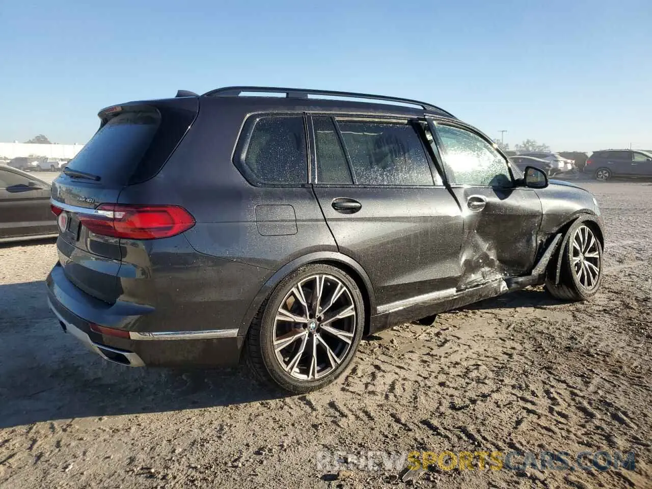 3 Photograph of a damaged car 5UXCW2C06M9H26497 BMW X7 2021