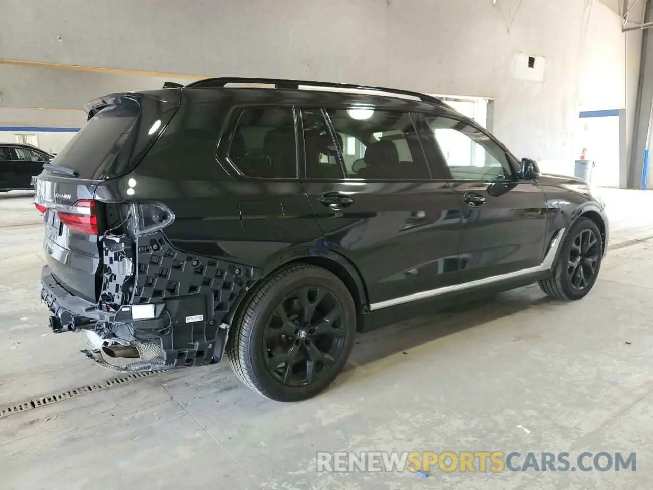 3 Photograph of a damaged car 5UXCW2C07M9E80656 BMW X7 2021