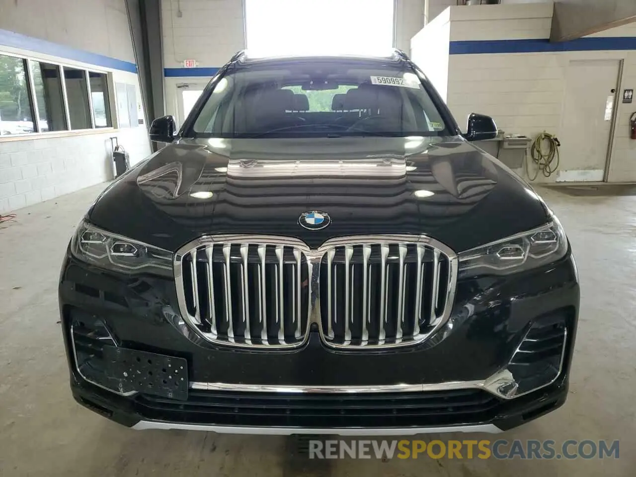 5 Photograph of a damaged car 5UXCW2C07M9E80656 BMW X7 2021