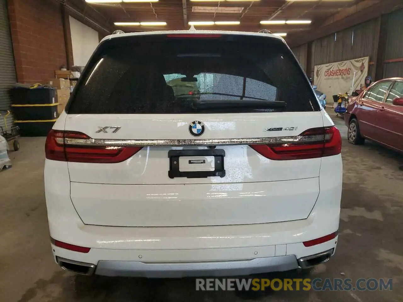 6 Photograph of a damaged car 5UXCW2C07M9G16168 BMW X7 2021