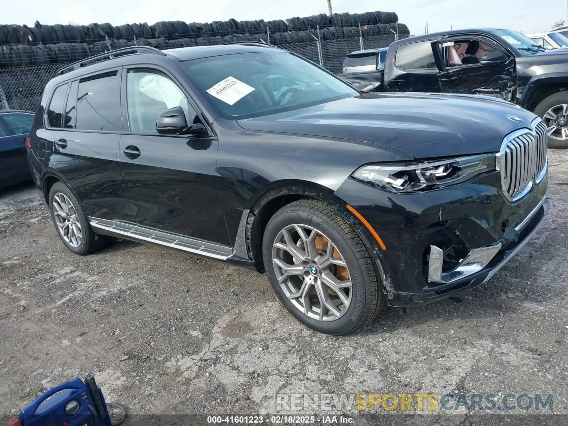 1 Photograph of a damaged car 5UXCW2C08M9E57046 BMW X7 2021