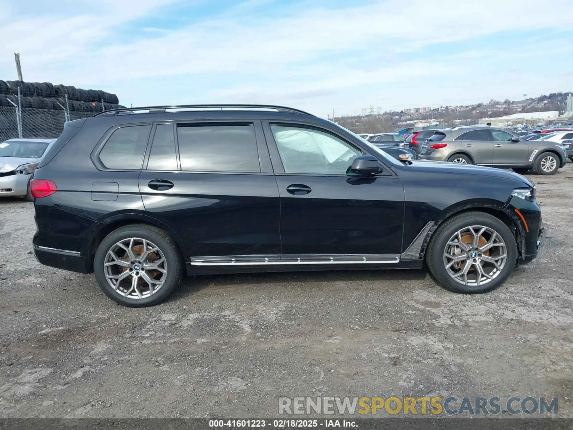 13 Photograph of a damaged car 5UXCW2C08M9E57046 BMW X7 2021