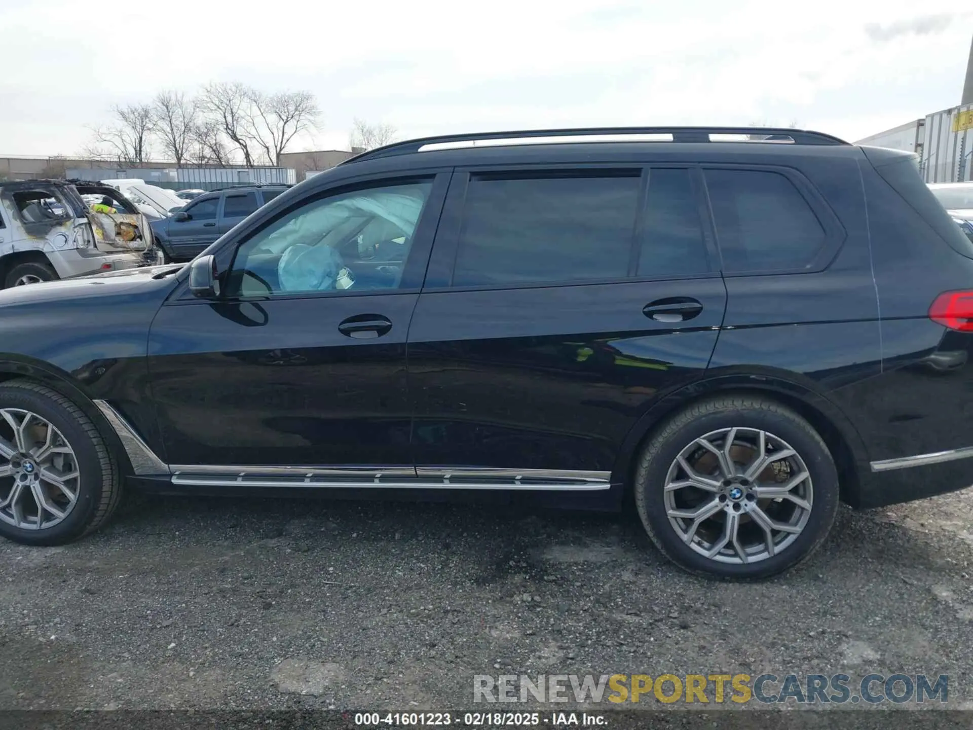 14 Photograph of a damaged car 5UXCW2C08M9E57046 BMW X7 2021