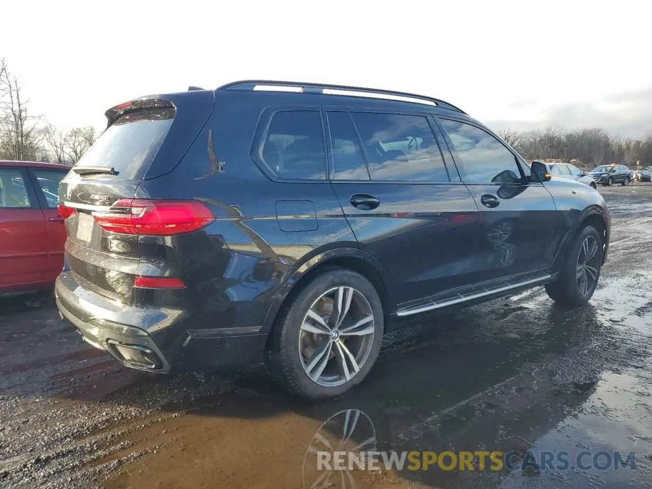 3 Photograph of a damaged car 5UXCW2C08M9E94453 BMW X7 2021