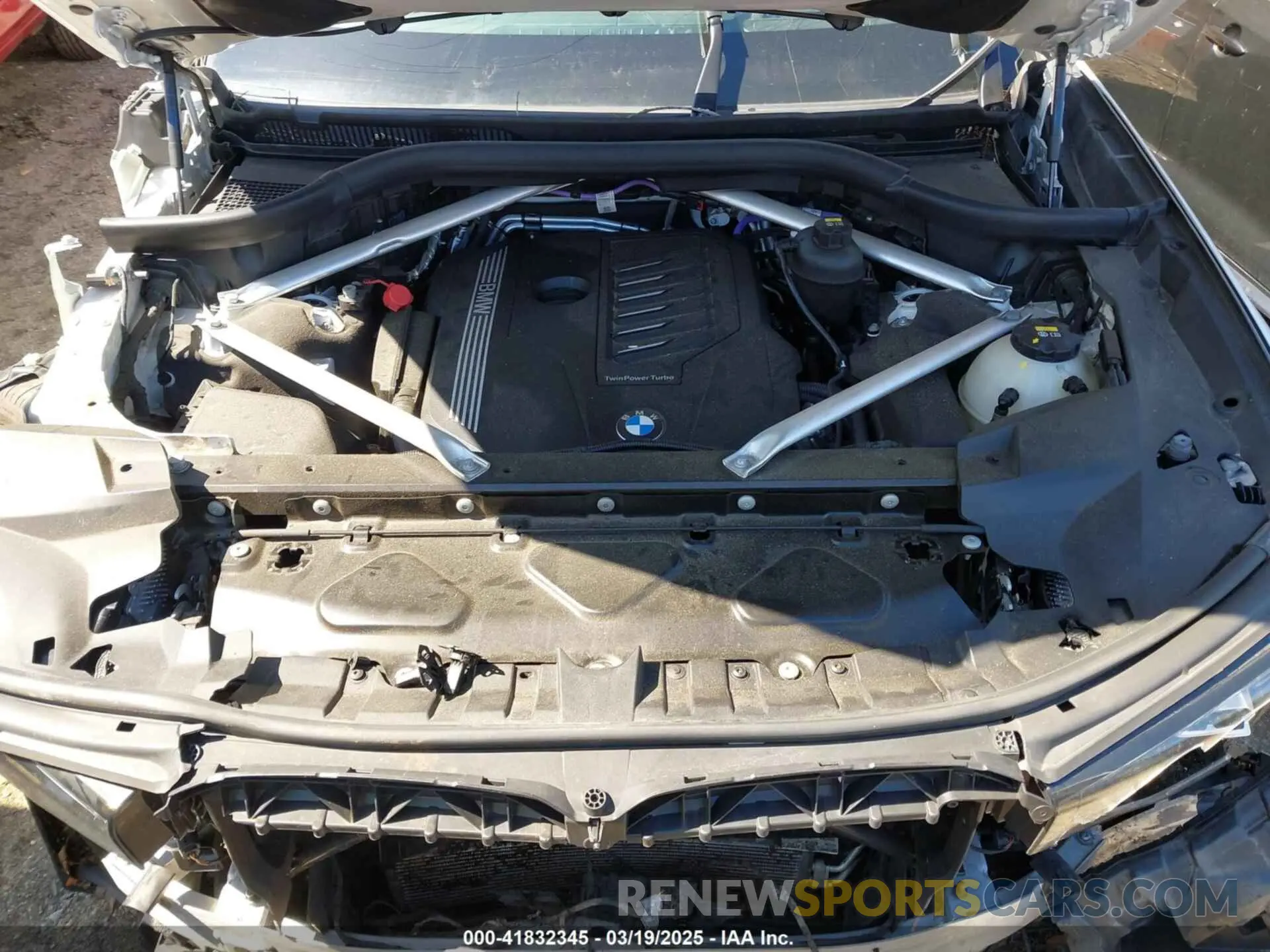 10 Photograph of a damaged car 5UXCW2C09M9E24556 BMW X7 2021