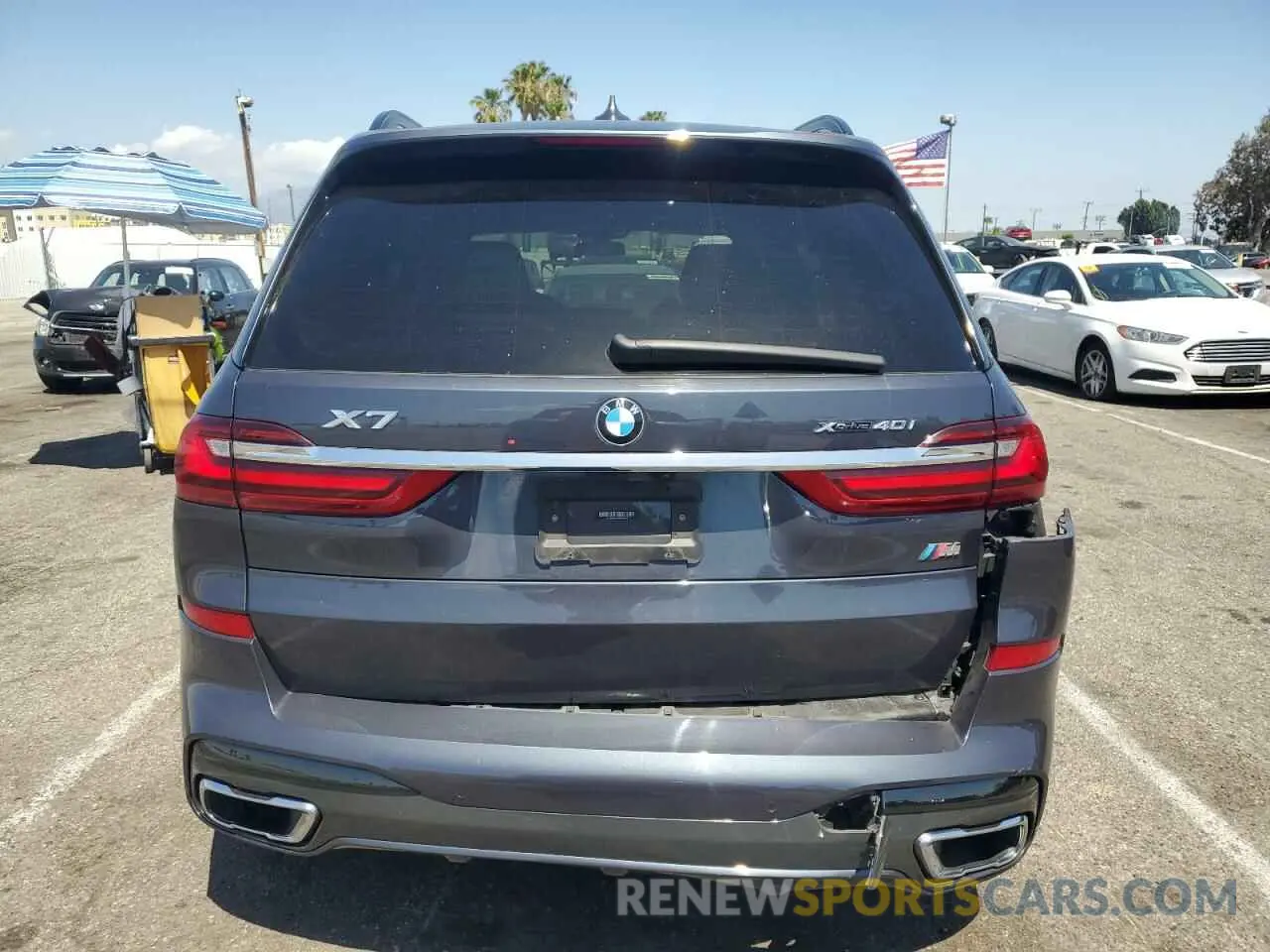 6 Photograph of a damaged car 5UXCW2C09M9E66659 BMW X7 2021