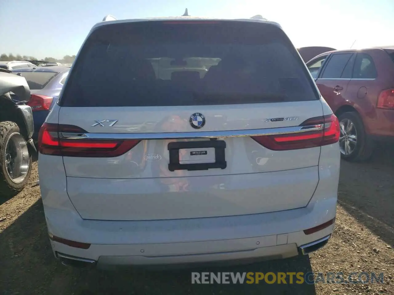 6 Photograph of a damaged car 5UXCW2C09M9E68007 BMW X7 2021