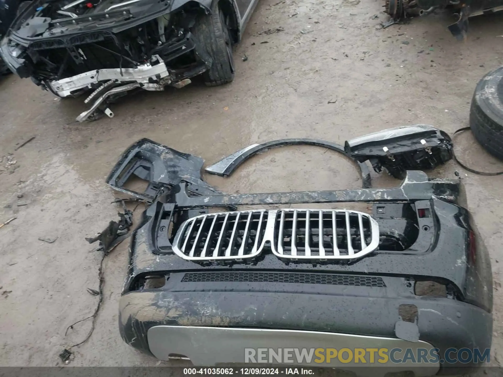 12 Photograph of a damaged car 5UXCW2C09M9G57093 BMW X7 2021