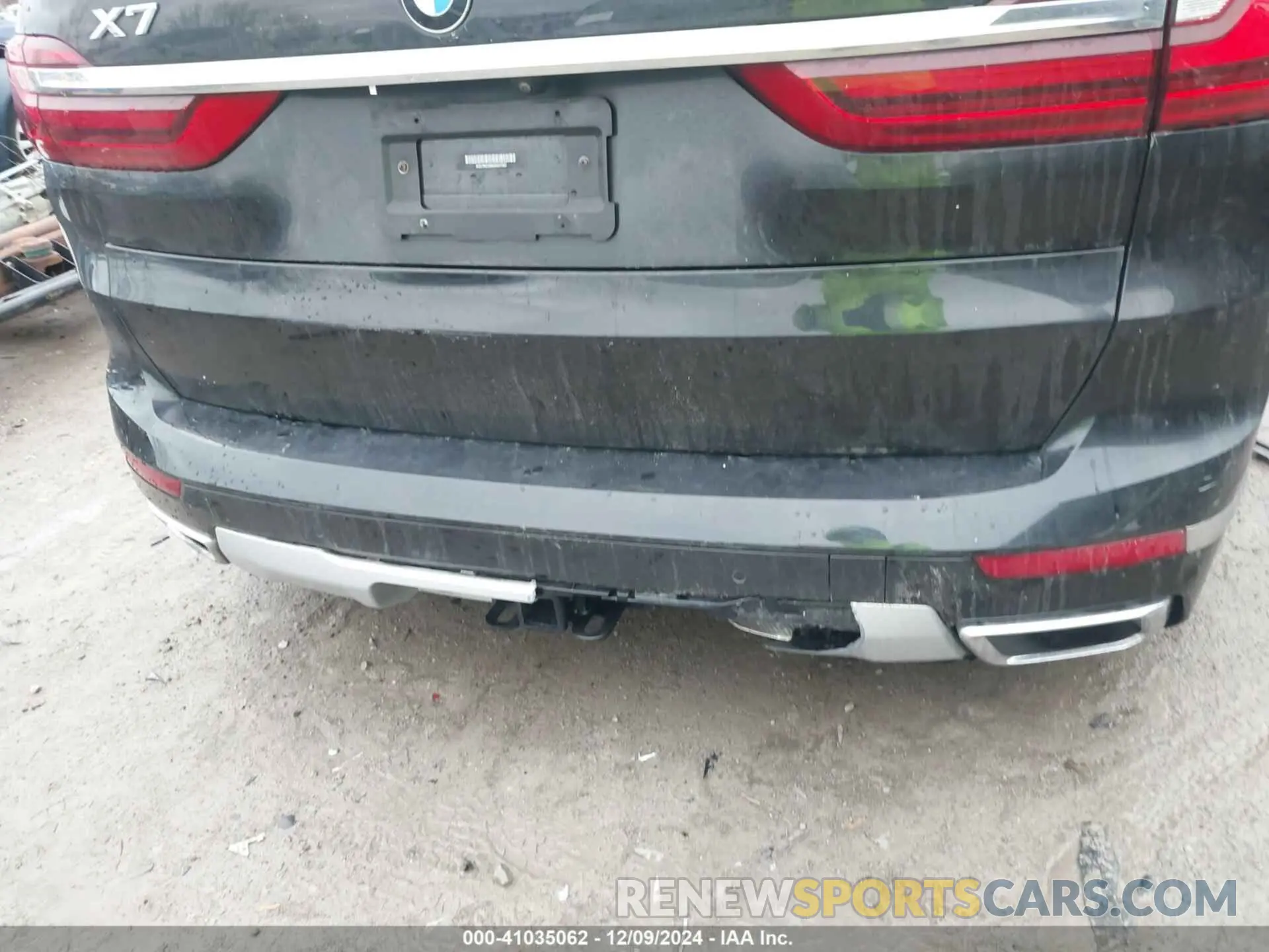 19 Photograph of a damaged car 5UXCW2C09M9G57093 BMW X7 2021