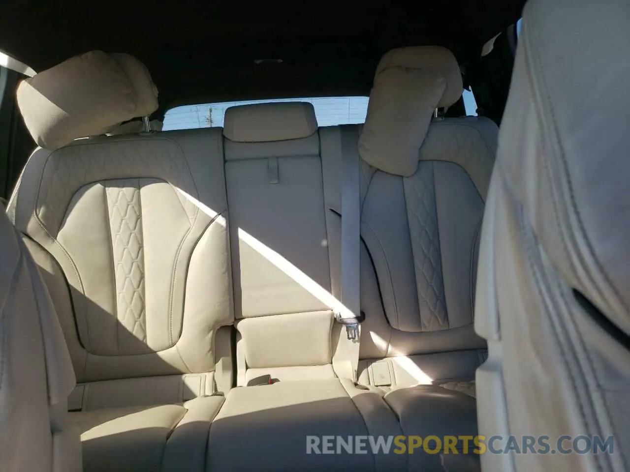 10 Фотография поврежденного автомобиля 5UXCW2C0XM9E72180 BMW X7 2021