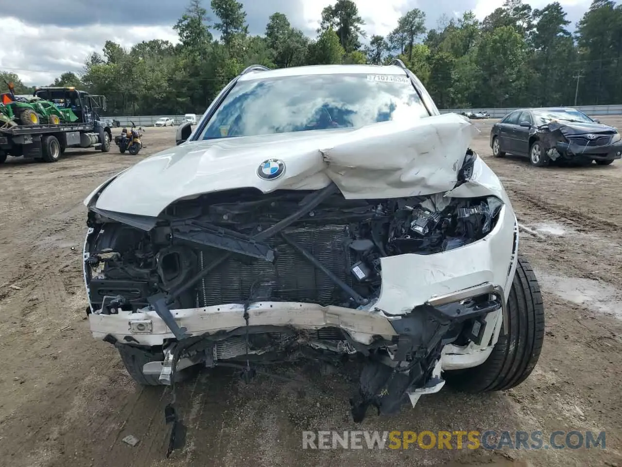 5 Photograph of a damaged car 5UXCX6C00M9H20912 BMW X7 2021
