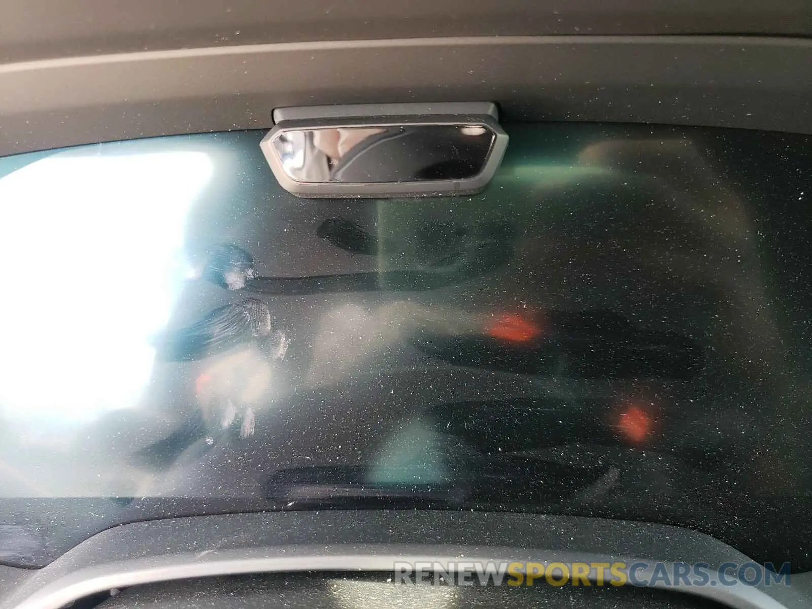 8 Photograph of a damaged car 5UXCX6C01M9E97781 BMW X7 2021