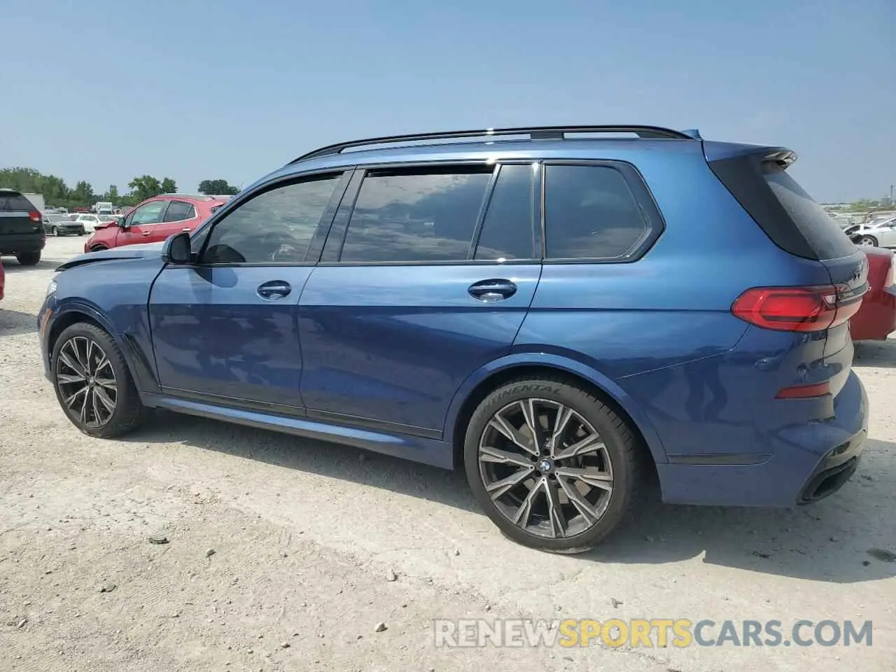 2 Photograph of a damaged car 5UXCX6C02M9G27163 BMW X7 2021
