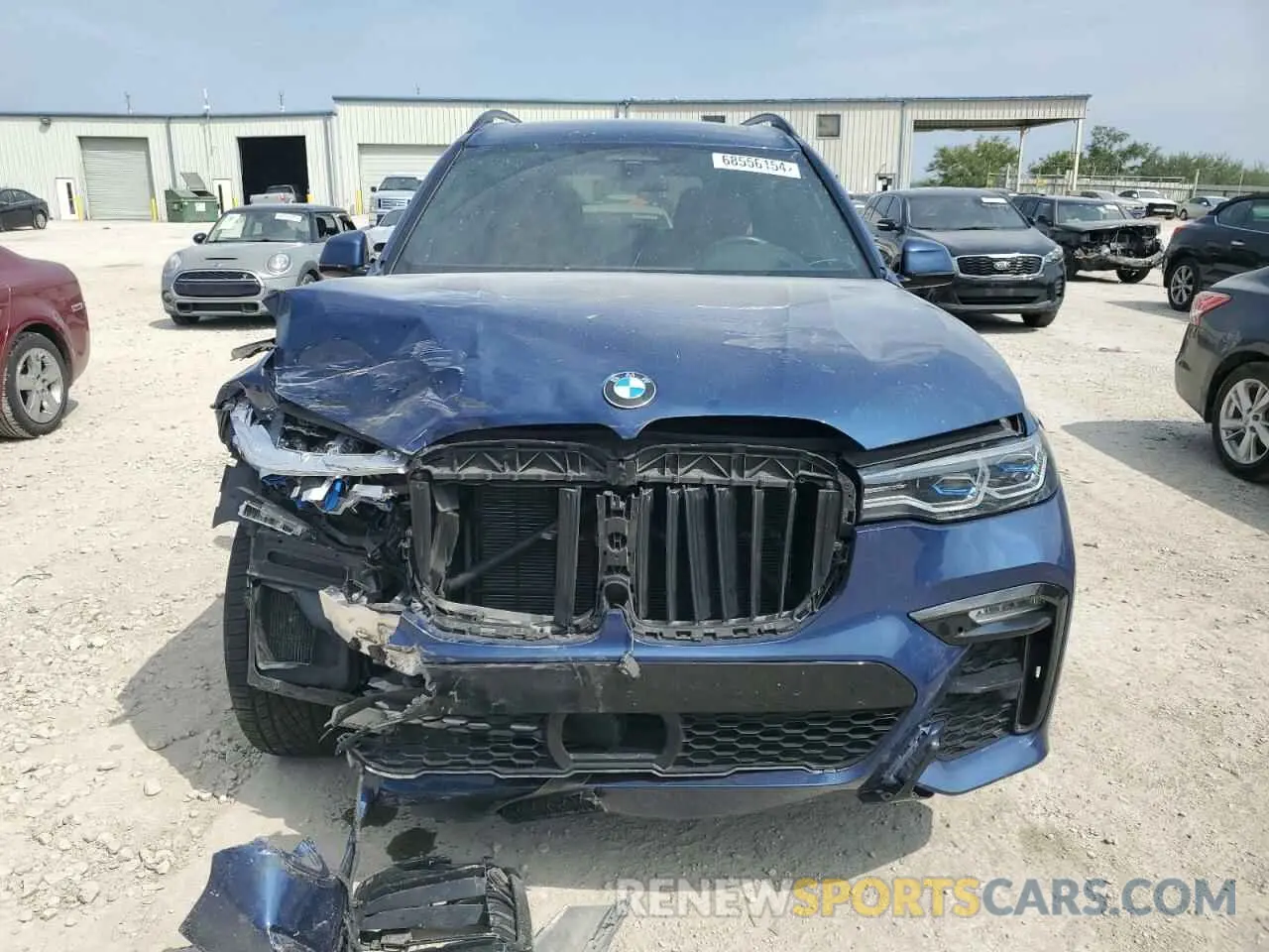 5 Photograph of a damaged car 5UXCX6C02M9G27163 BMW X7 2021