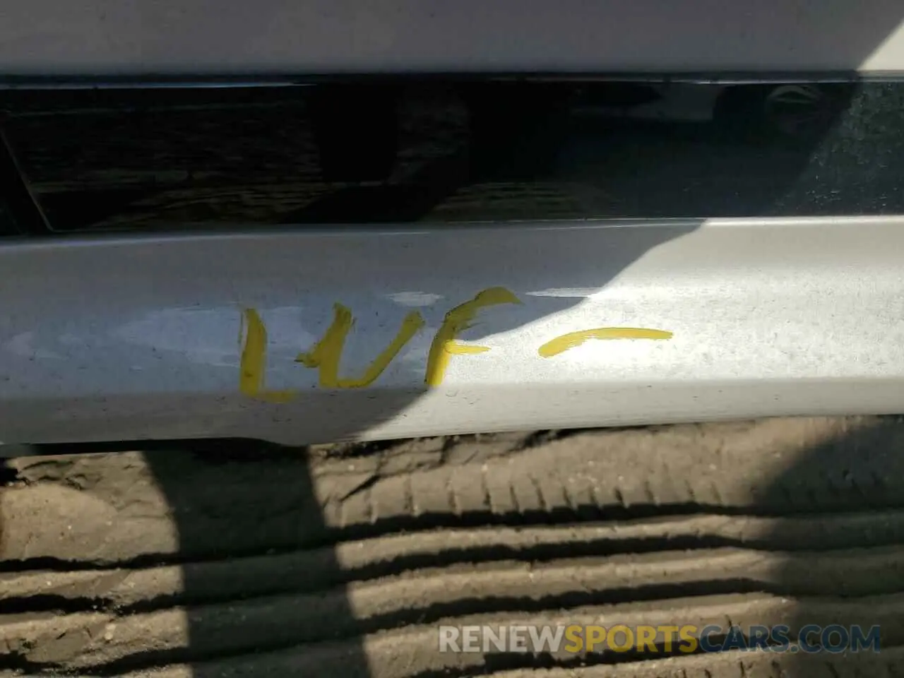 13 Photograph of a damaged car 5UXCX6C07M9H08207 BMW X7 2021