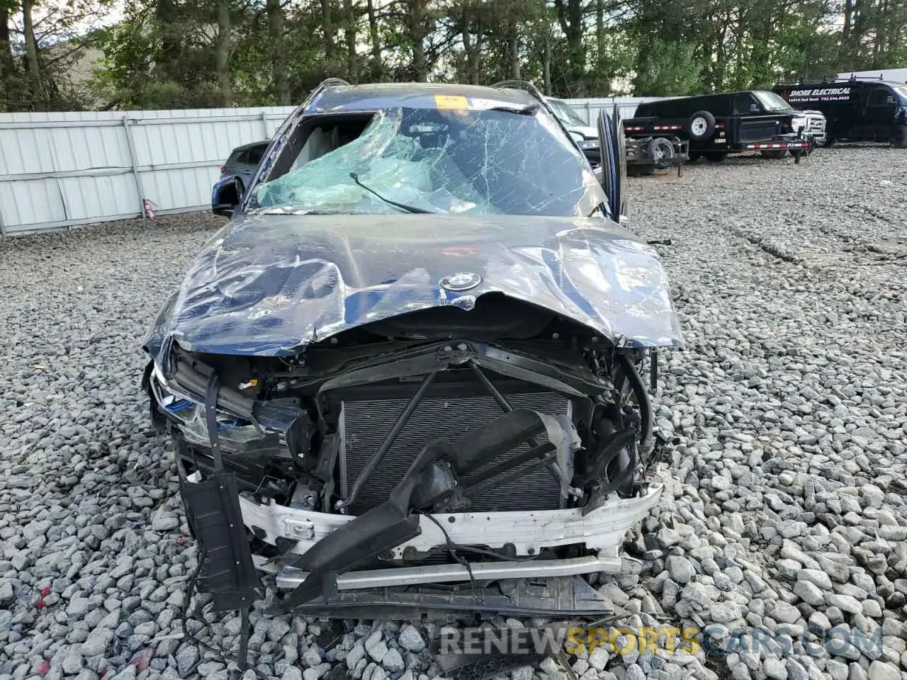5 Photograph of a damaged car 5UXCX6C14M9F73552 BMW X7 2021