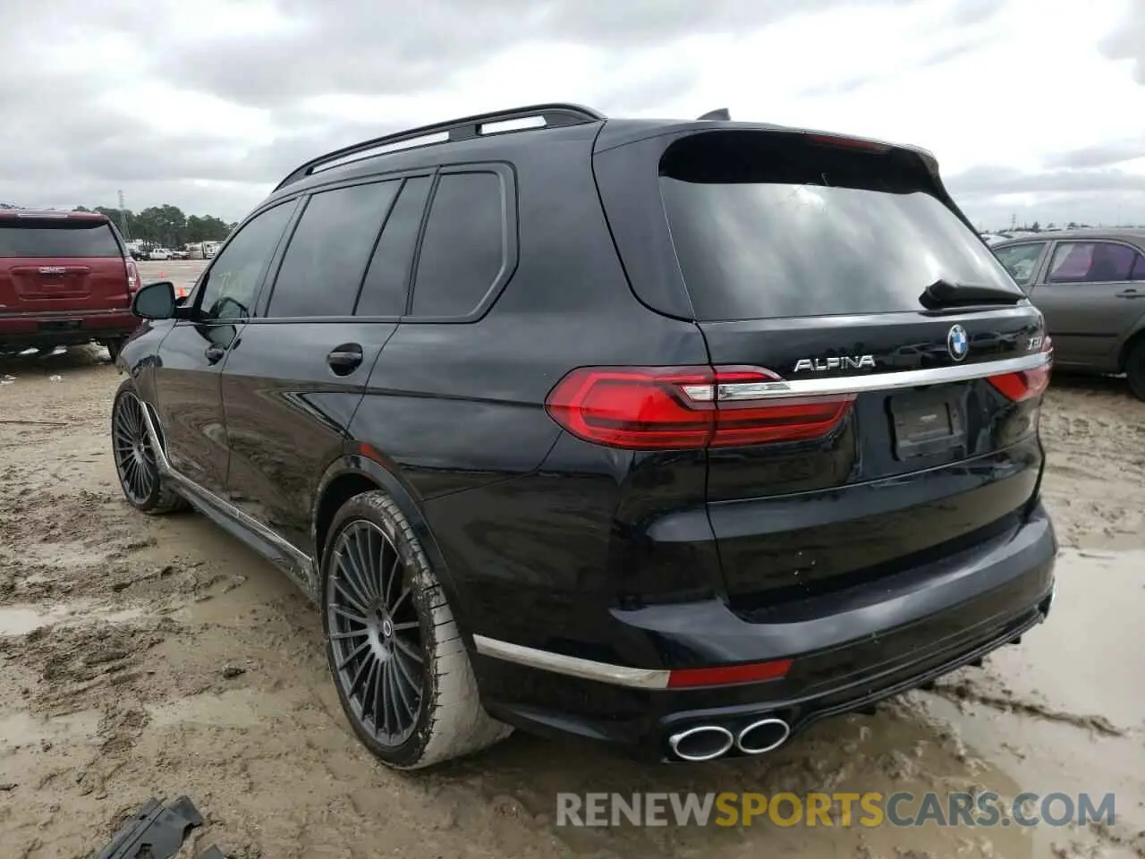 3 Photograph of a damaged car 5UXCX6C17M9G32741 BMW X7 2021