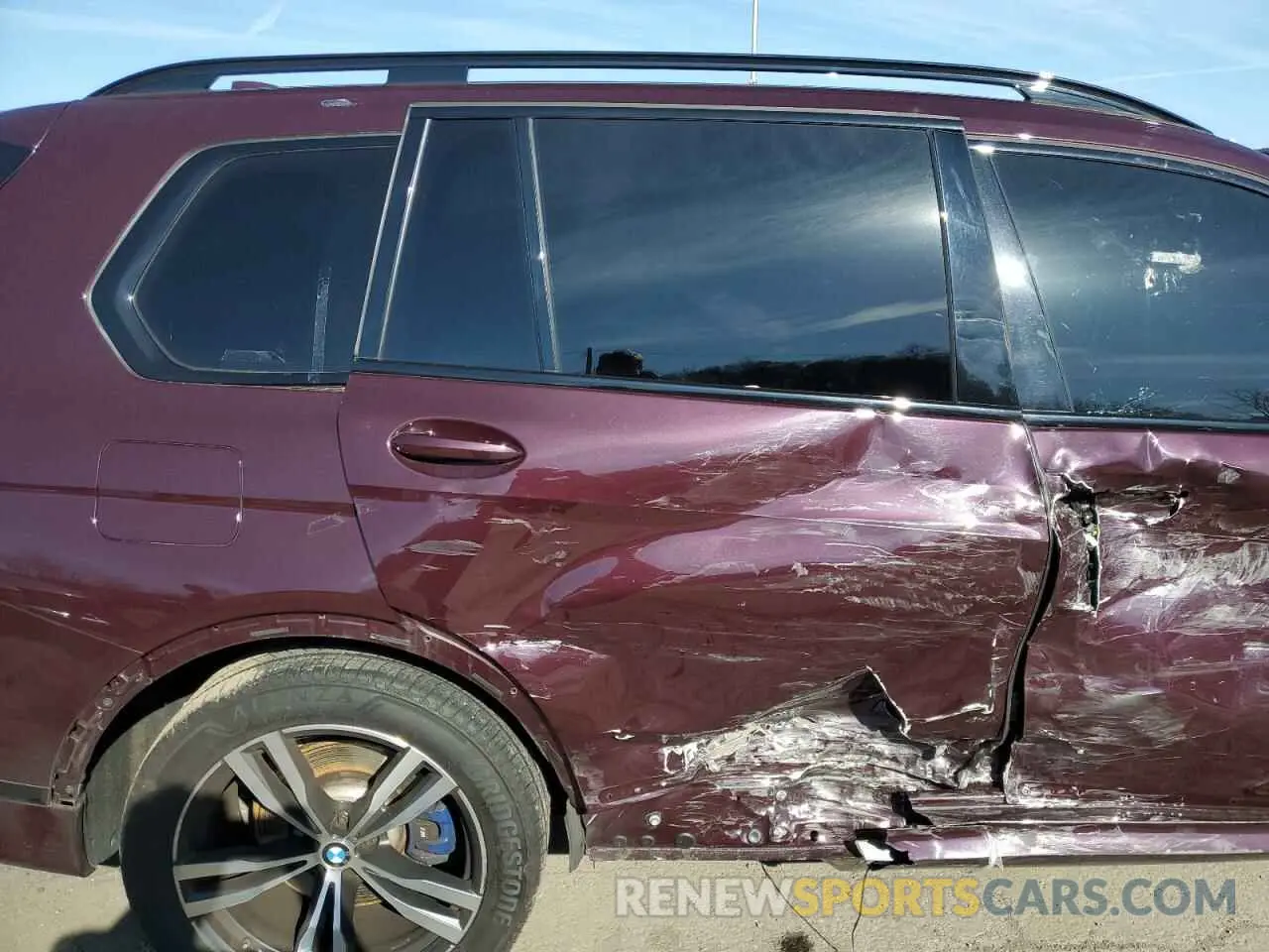 11 Photograph of a damaged car 5UXCW2C00N9K81494 BMW X7 2022
