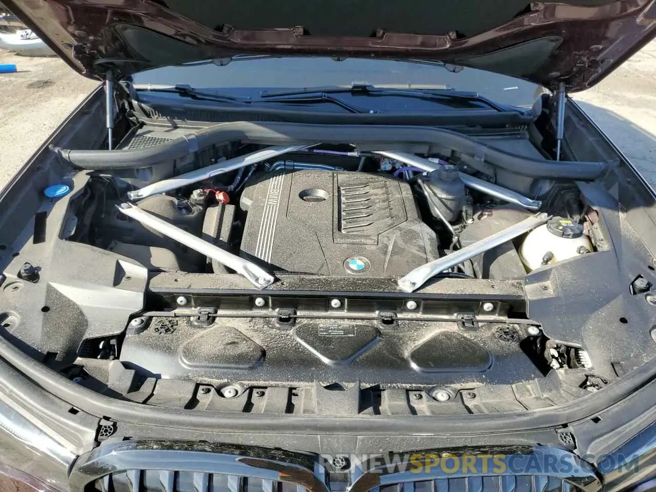 12 Photograph of a damaged car 5UXCW2C00N9K81494 BMW X7 2022