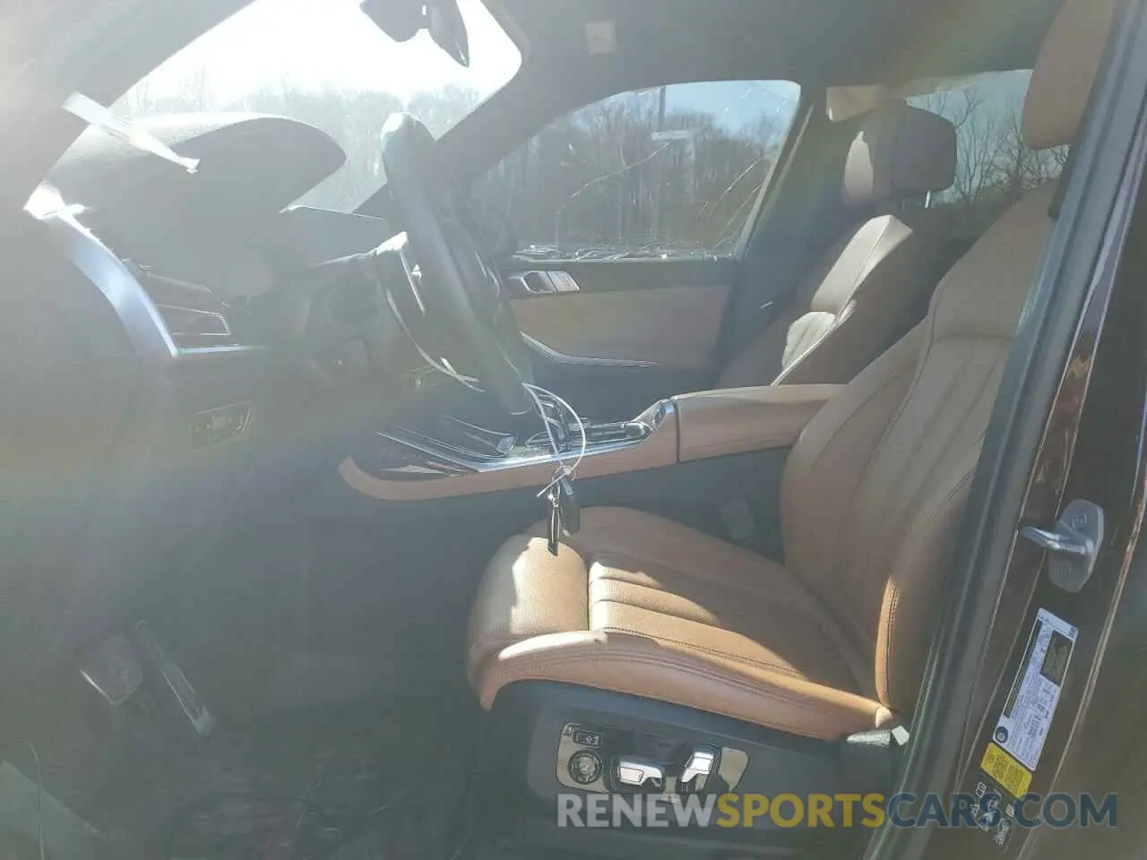 7 Photograph of a damaged car 5UXCW2C00N9K81494 BMW X7 2022