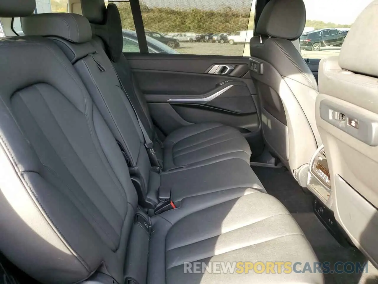 11 Фотография поврежденного автомобиля 5UXCW2C02N9K65765 BMW X7 2022