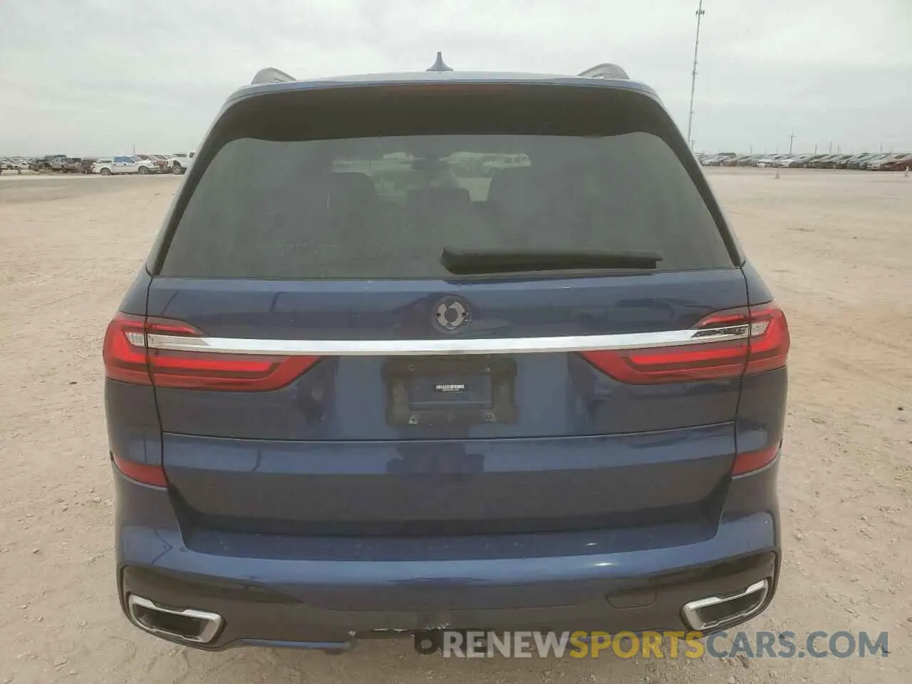 6 Photograph of a damaged car 5UXCW2C02N9L18495 BMW X7 2022