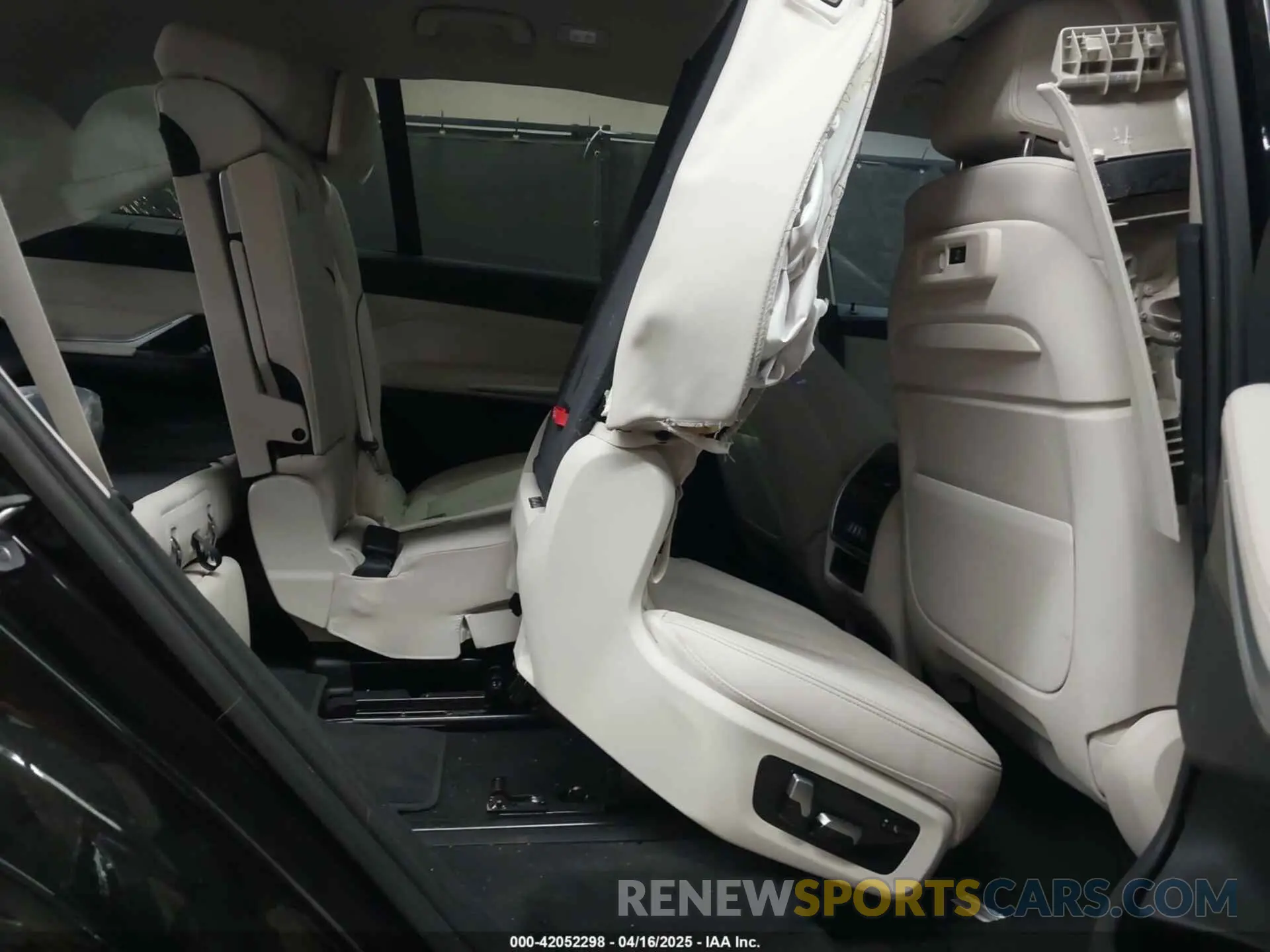 8 Фотография поврежденного автомобиля 5UXCW2C03N9K99083 BMW X7 2022