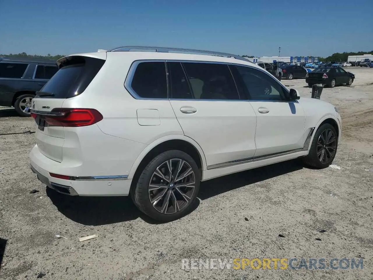 3 Фотография поврежденного автомобиля 5UXCW2C03N9L61470 BMW X7 2022