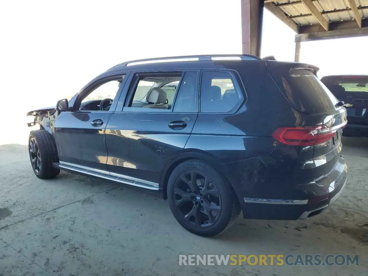 2 Photograph of a damaged car 5UXCW2C04N9M56782 BMW X7 2022