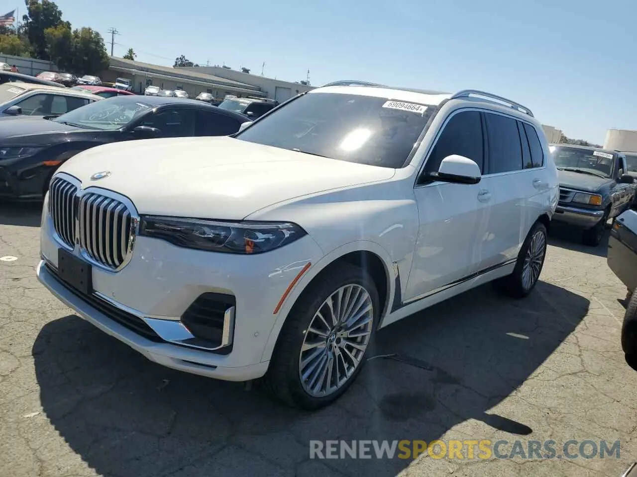 1 Photograph of a damaged car 5UXCW2C06N9J14802 BMW X7 2022