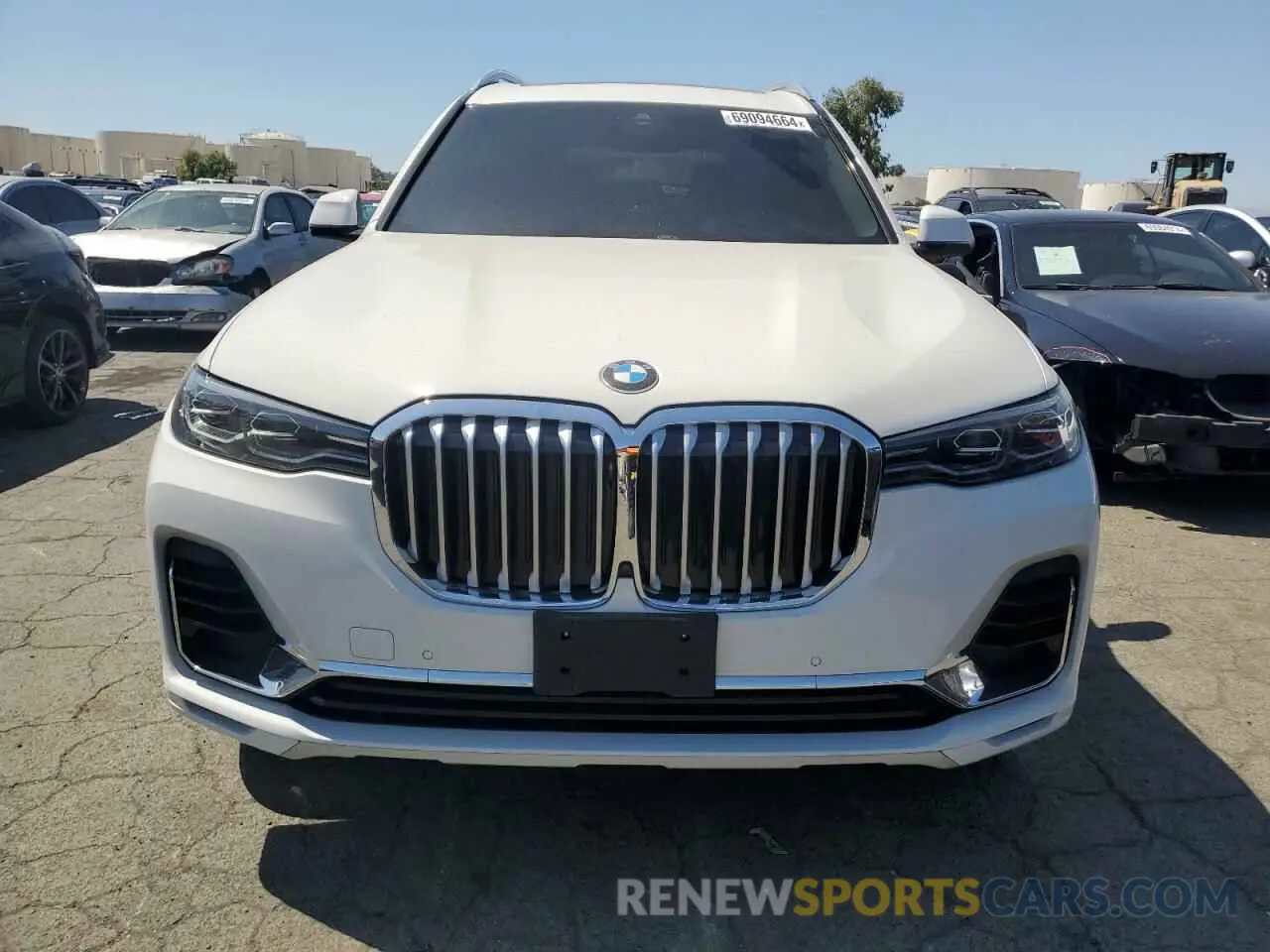 5 Photograph of a damaged car 5UXCW2C06N9J14802 BMW X7 2022