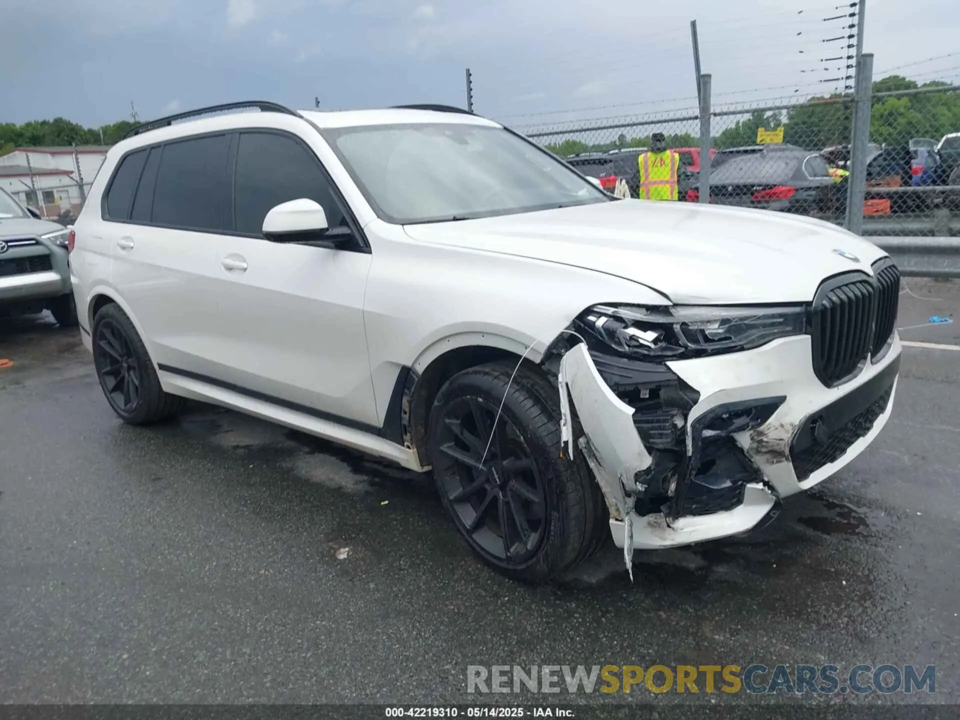 1 Фотография поврежденного автомобиля 5UXCW2C06N9N07716 BMW X7 2022
